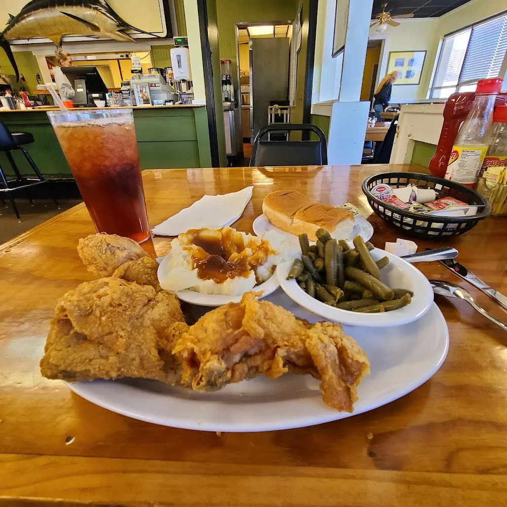 Fried Chicken with Mashed Potatoes and Gravy Green Beans and Rolls